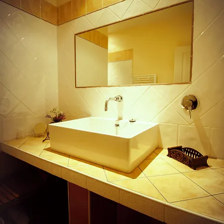 Le Chateau De Sorgues 3* Cornus