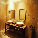 Le Chateau De Sorgues 3*