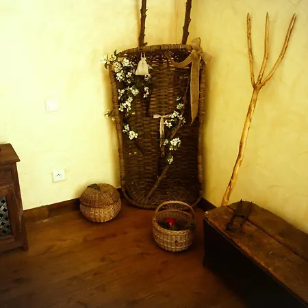 Bed & Breakfast Le Chateau De Sorgues