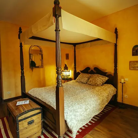 Le Chateau De Sorgues Bed & Breakfast Cornus