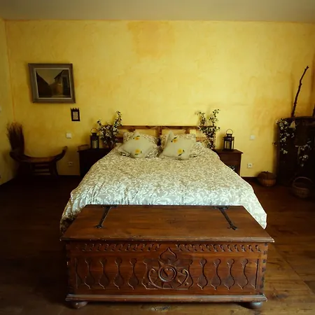 Le Chateau De Sorgues Bed & Breakfast Cornus