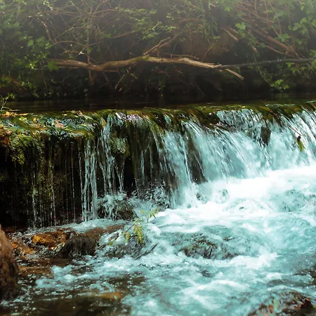 Bed & Breakfast Le Chateau De Sorgues