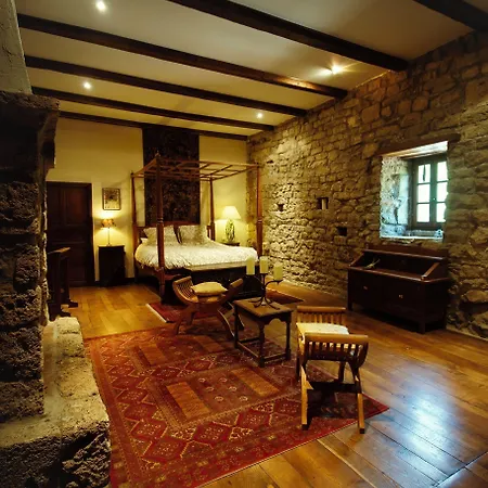 Bed & Breakfast Le Chateau De Sorgues Cornus