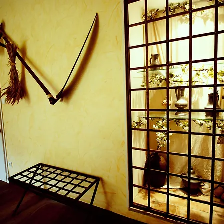 Couette-café Le Château De Sorgues 3*