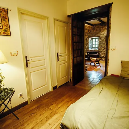 Le Chateau De Sorgues Bed & Breakfast Cornus