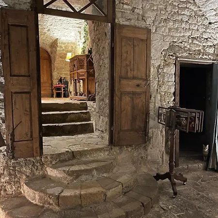 Bed & Breakfast Le Chateau De Sorgues