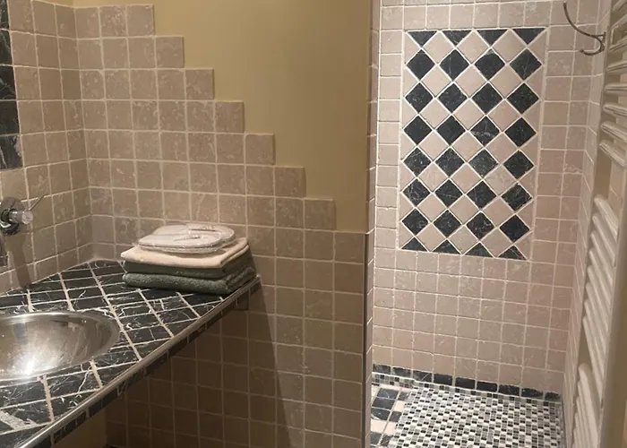 Bed & Breakfast Le Chateau De Sorgues