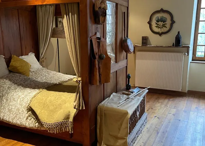 住宿加早餐酒店 Le Chateau De Sorgues Cornus