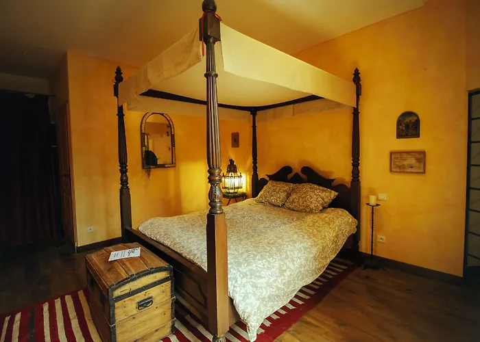 住宿加早餐酒店 Le Chateau De Sorgues Cornus