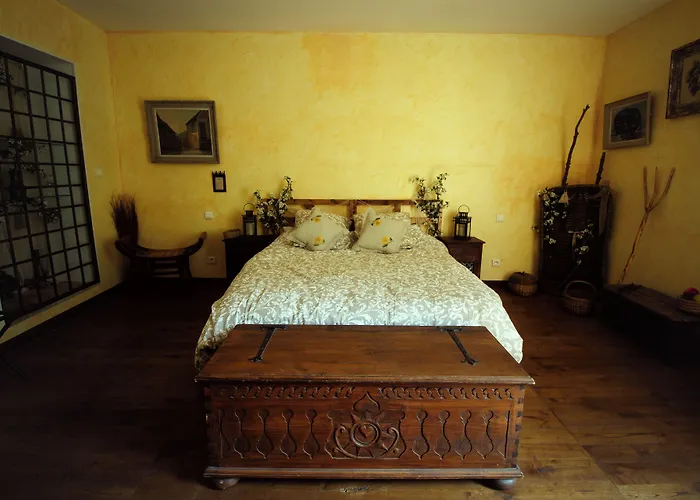 Le Chateau De Sorgues 3*