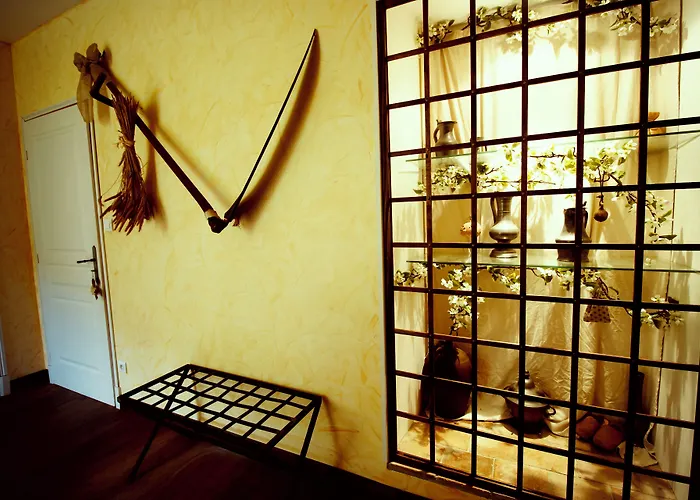 Bed & Breakfast Le Chateau De Sorgues 3*